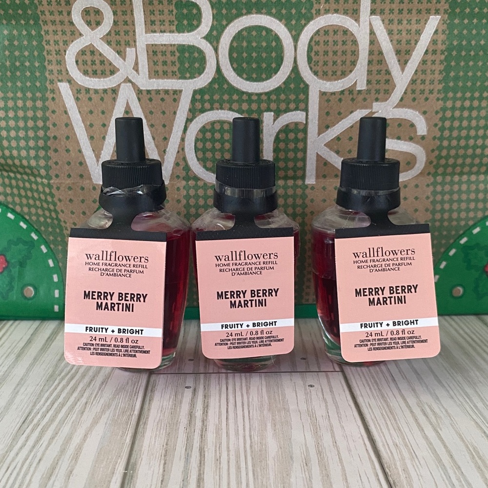 Bath & Body Works Wallflower x3 *MERRY BERRY MARTINI*